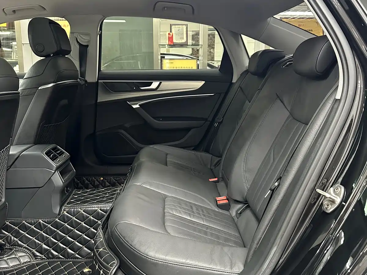 Audi A6L 2019 40 TFSI Luxury Elegance фото 9