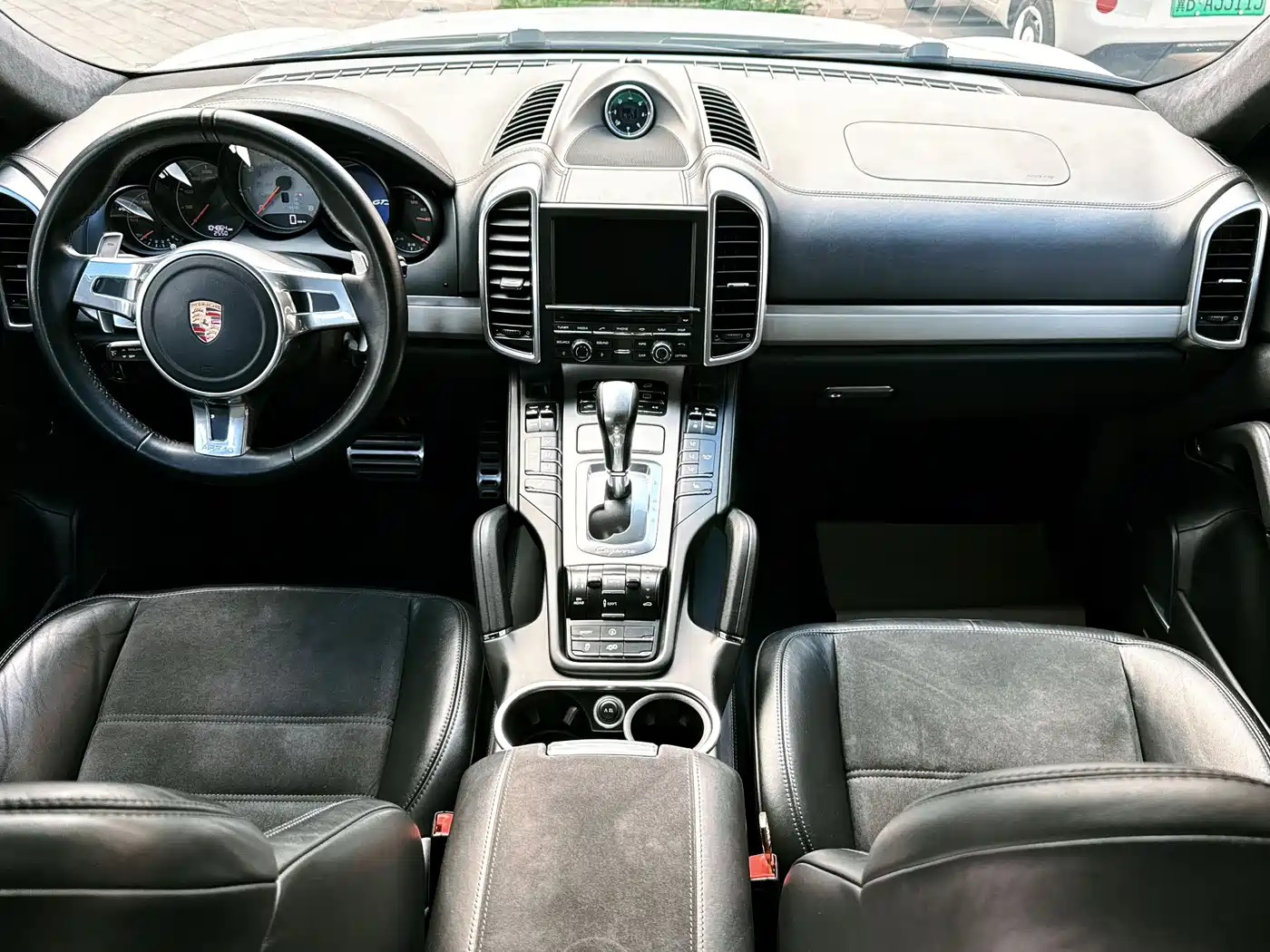 Porsche Cayenne 2012 Cayenne GTS 4.8L фото 10
