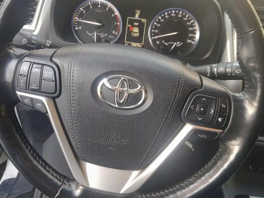 Toyota Highlander 2015 2.0T AWD Ultimate Edition 7-seater фото 15
