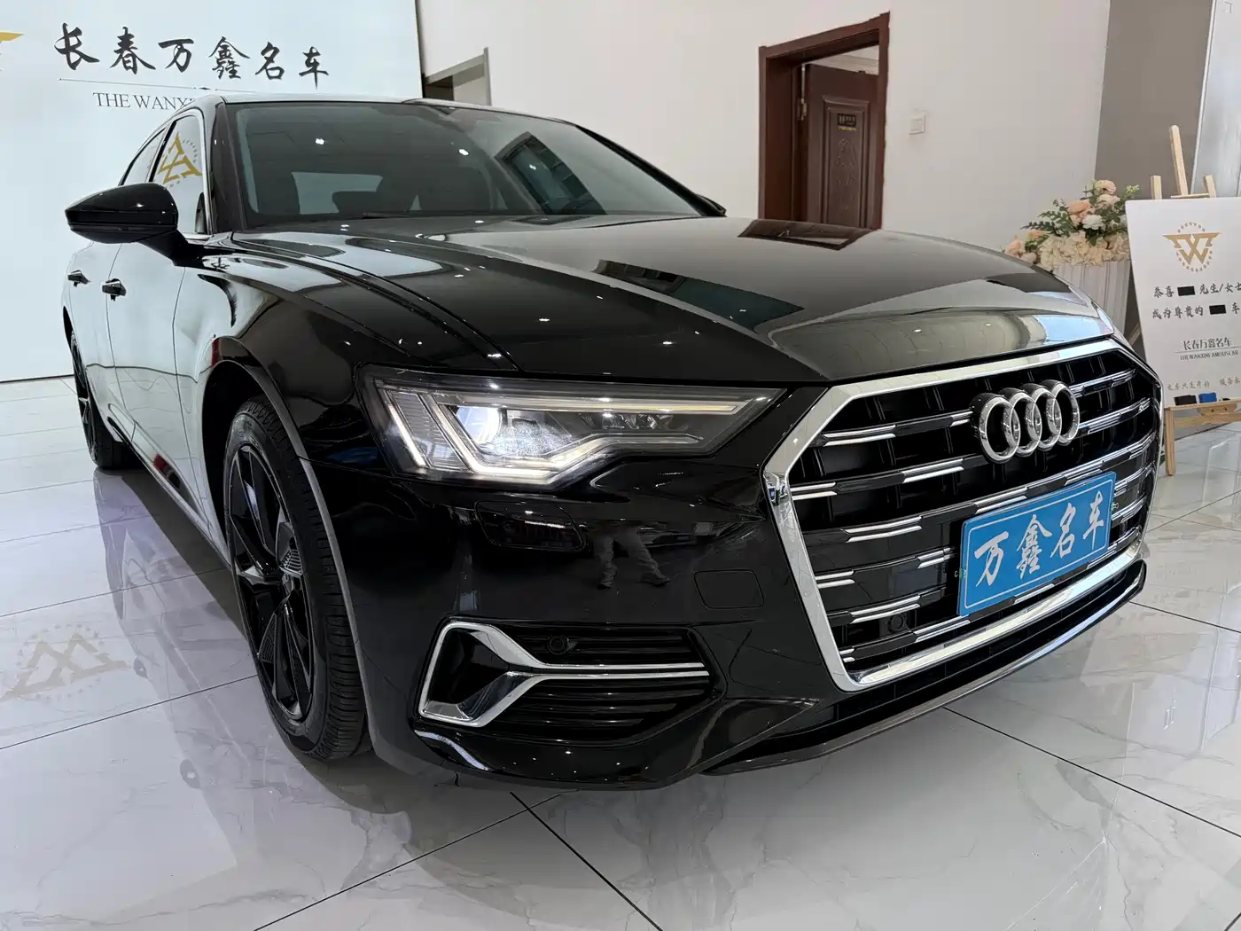 Audi A6L 2023 45 TFSI Premium Selection Elegance фото 3