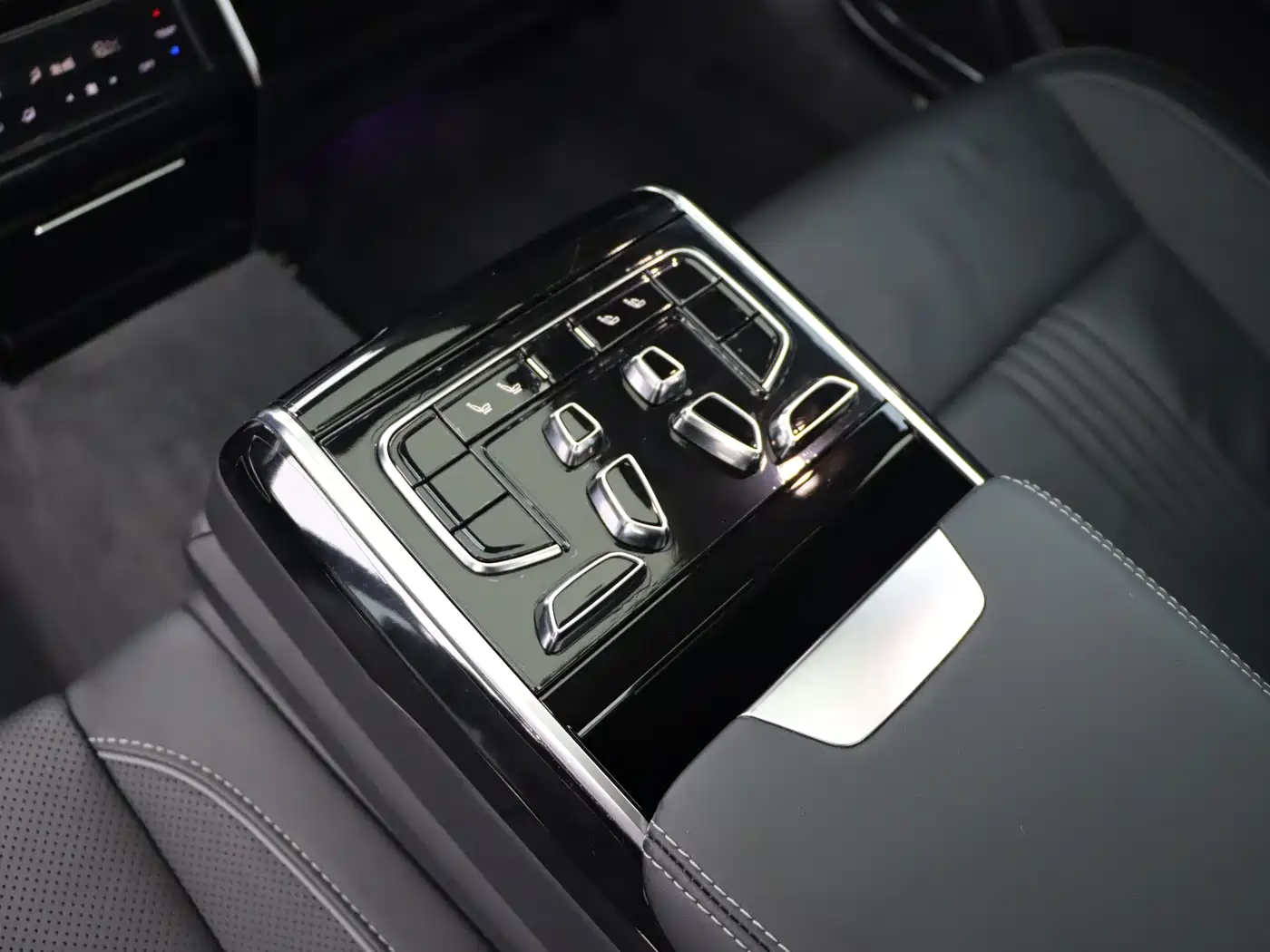 Hongqi H9 2020 2020 2.0T Smart Connection Qi Xiang Edition