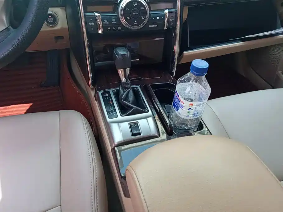 Toyota Reiz 2010 2.5S Elegance Elite Edition фото 16