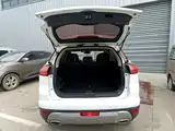 Фото 19 - Geely Atlas