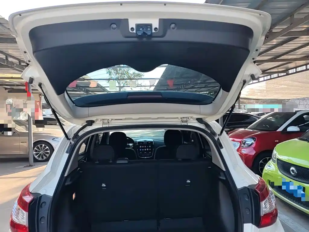 Nissan Tiida 2023 2021 1.6L CVT Cool Edition