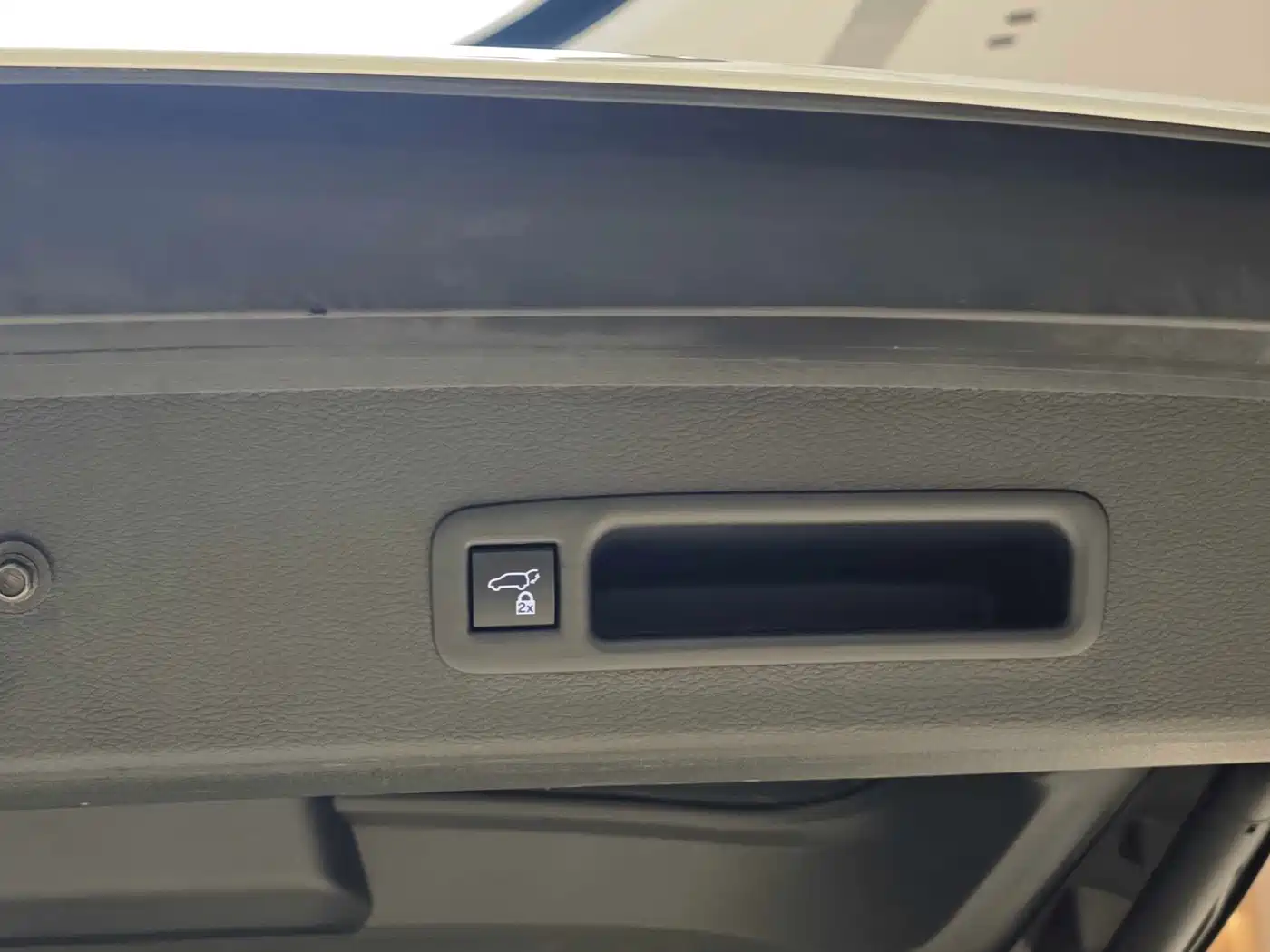Toyota Sienna 2021 2.5L Hybrid Premium Edition фото 24