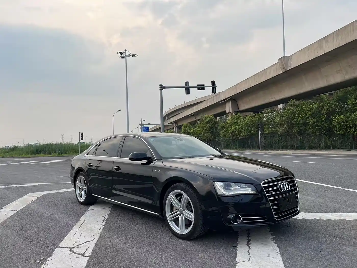 Audi A8 2012 A8L 45 TFSI quattro Comfort фото 3