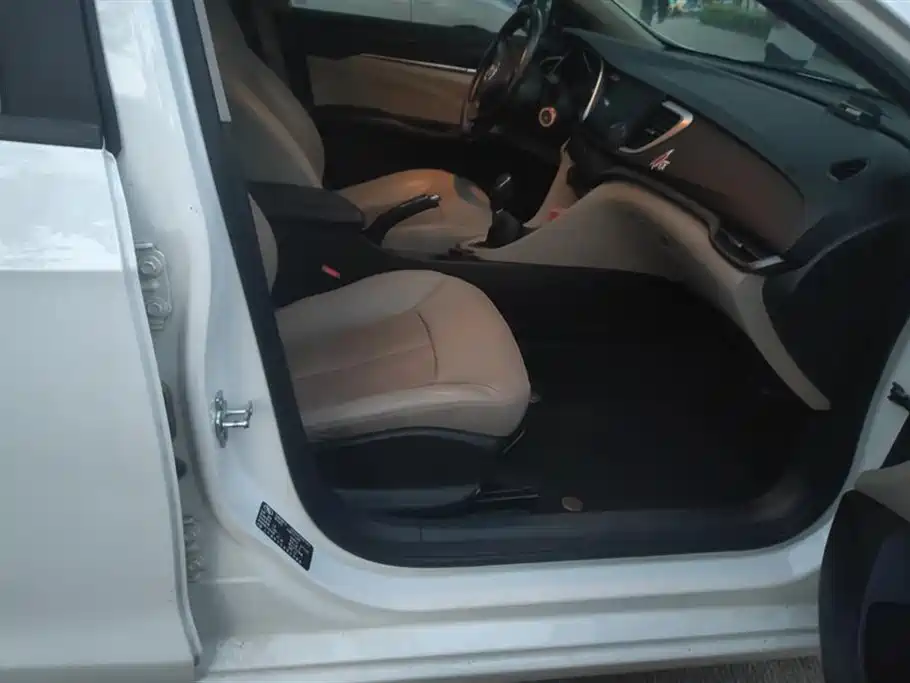Buick Excelle 2017 15N Automatic Elite фото 8