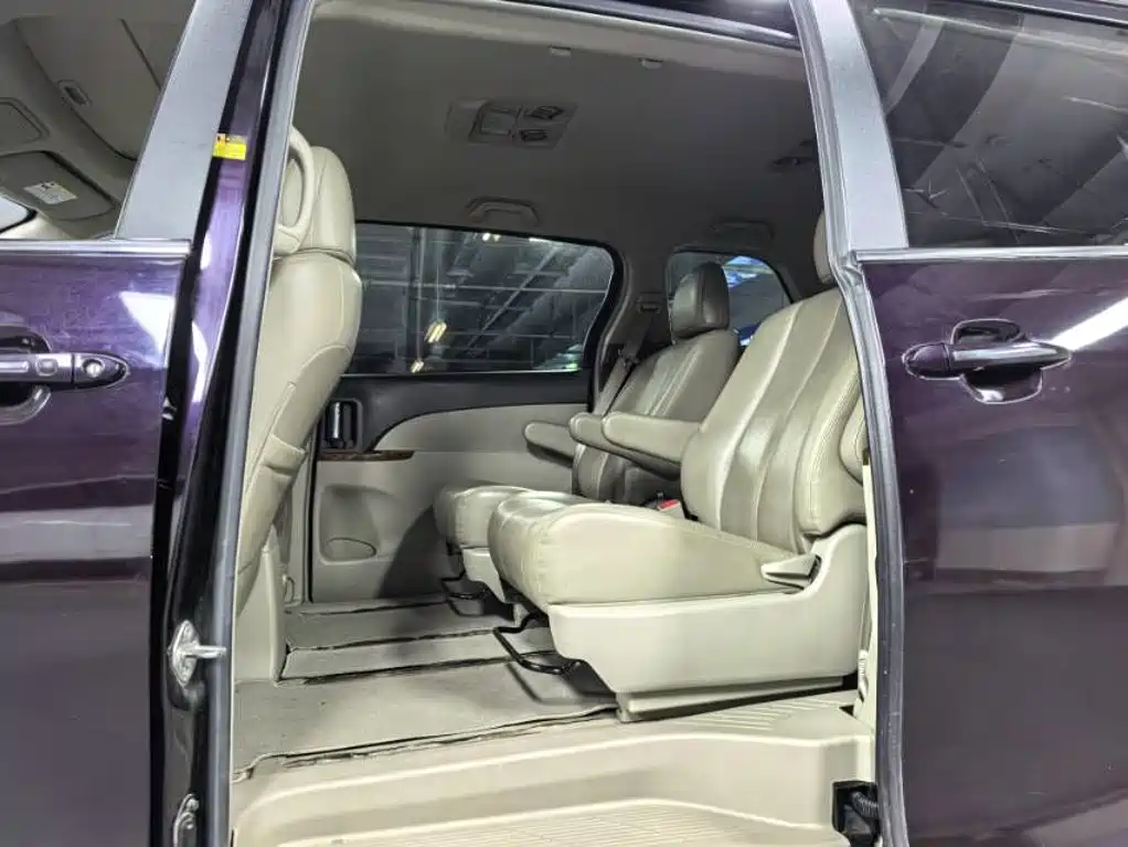 BYD M6 2016 2015 2.4L Automatic Premium Edition