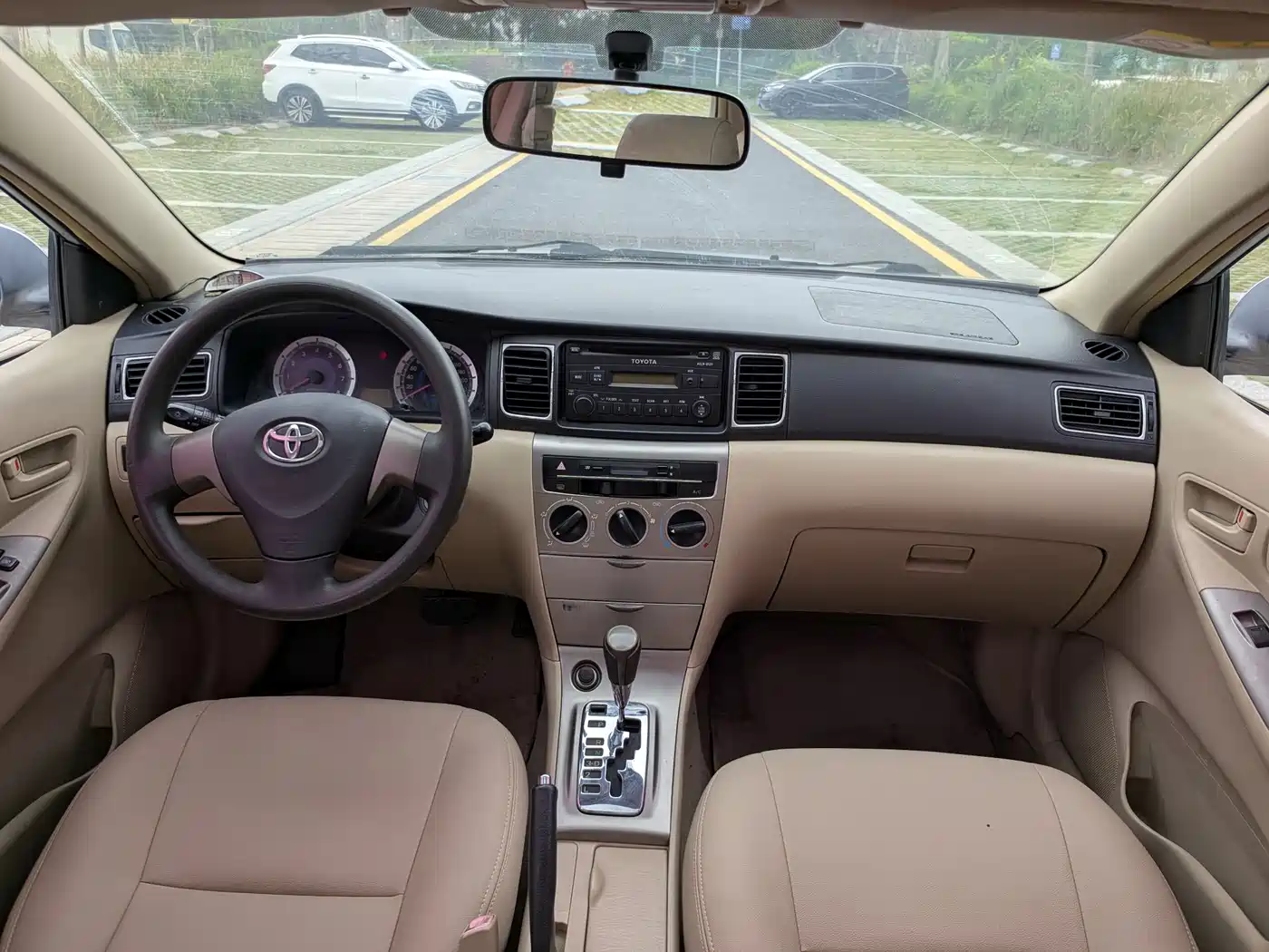 Toyota Corolla 2013 1.6L Automatic Luxury фото 5