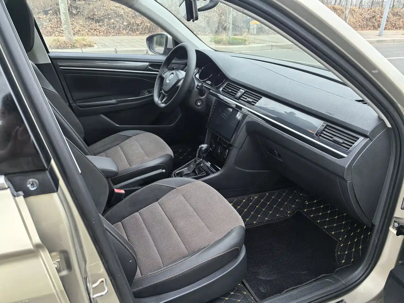 Volkswagen C-TREK 2017 1.6L Automatic Comfort фото 12