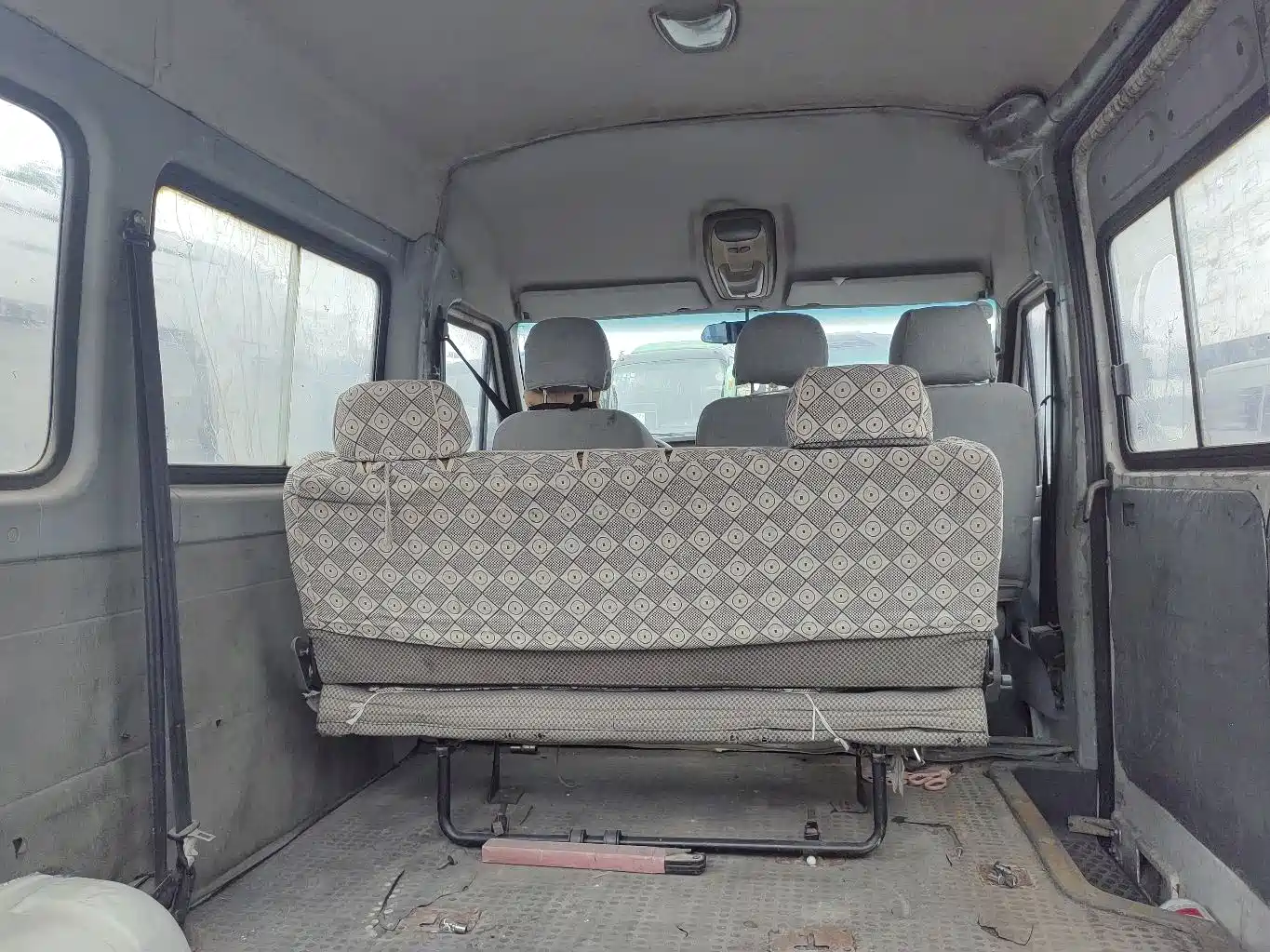 Iveco Bodhi 2015 2012 2.5T-A32 Base Model