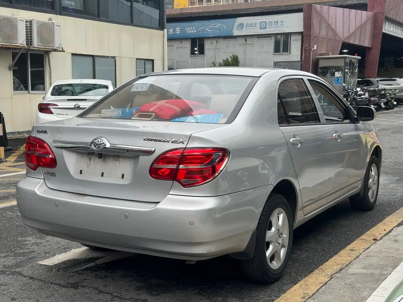 Toyota Corolla 2013 1.6L Automatic Luxury фото 6