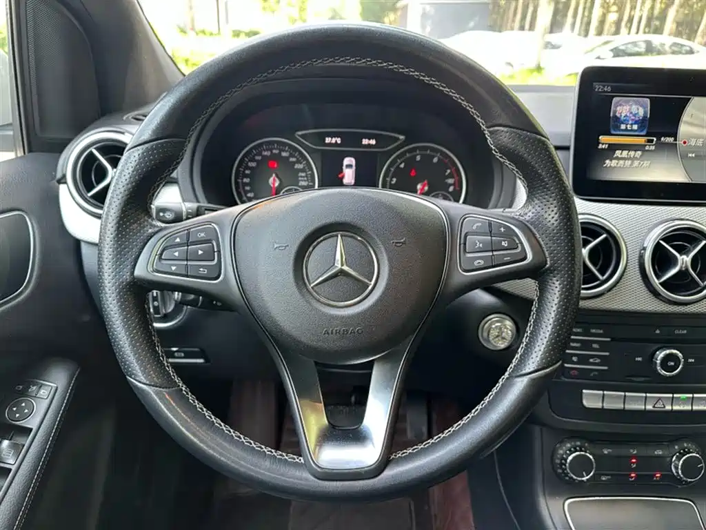 Mercedes-Benz B-Class 2017 B 200 Dynamic фото 12