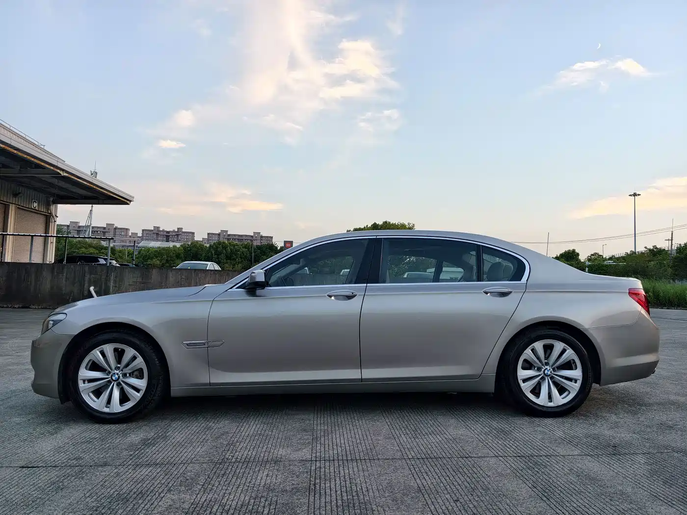 BMW 7 Series 2010 2009 730Li Leading