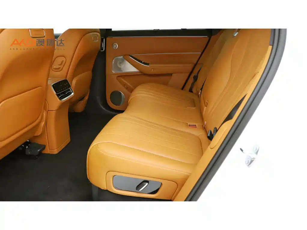 AITO Wenjie AITO M8 2025 Range Extender Max+ Edition 53.4kWh 5-seater фото 7
