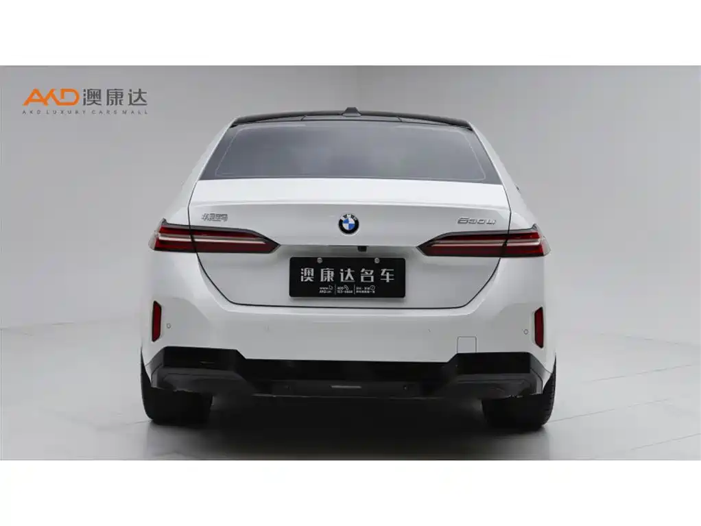 BMW 5 Series 2025 530Li Premium M Sport Package фото 4