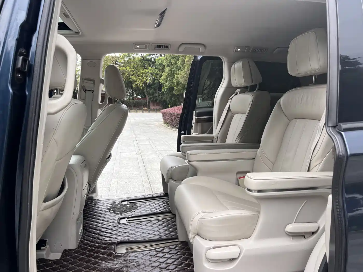 GAC Trumpchi Trumpchi M8 2018 320T Exclusive Edition фото 6