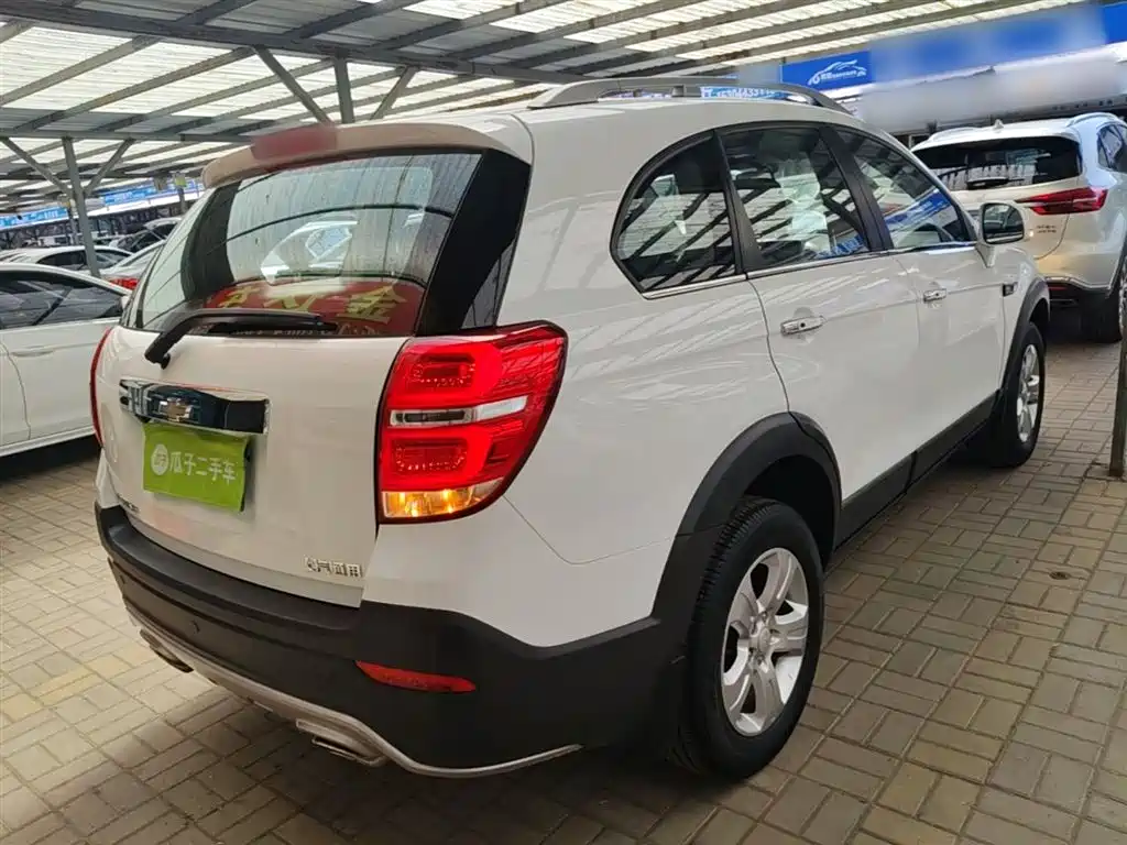 Chevrolet Captiva 2015 2.4L 2WD Urban Edition 7-seater фото 7