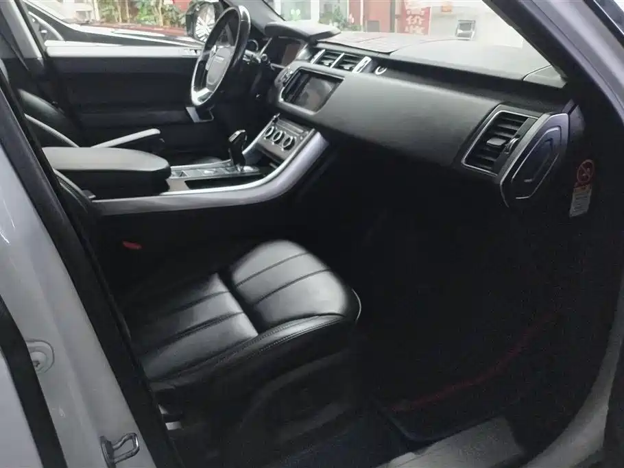 Land Rover Range Rover Sport 2016 Model 3.0 SC V6 HSE DYNAMIC фото 8