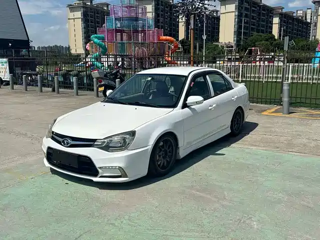  Soueast V3 Lingyue 2015 1.5L Manual Elegance Edition