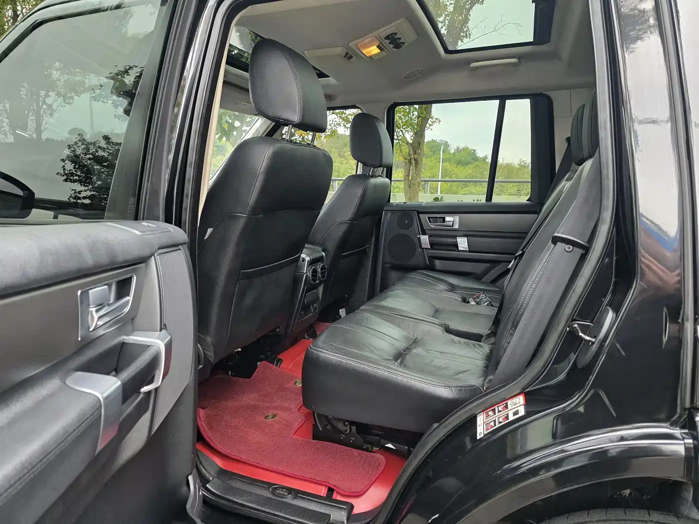 Land Rover Discovery 2015 3.0 SDV6 HSE Diesel фото 12