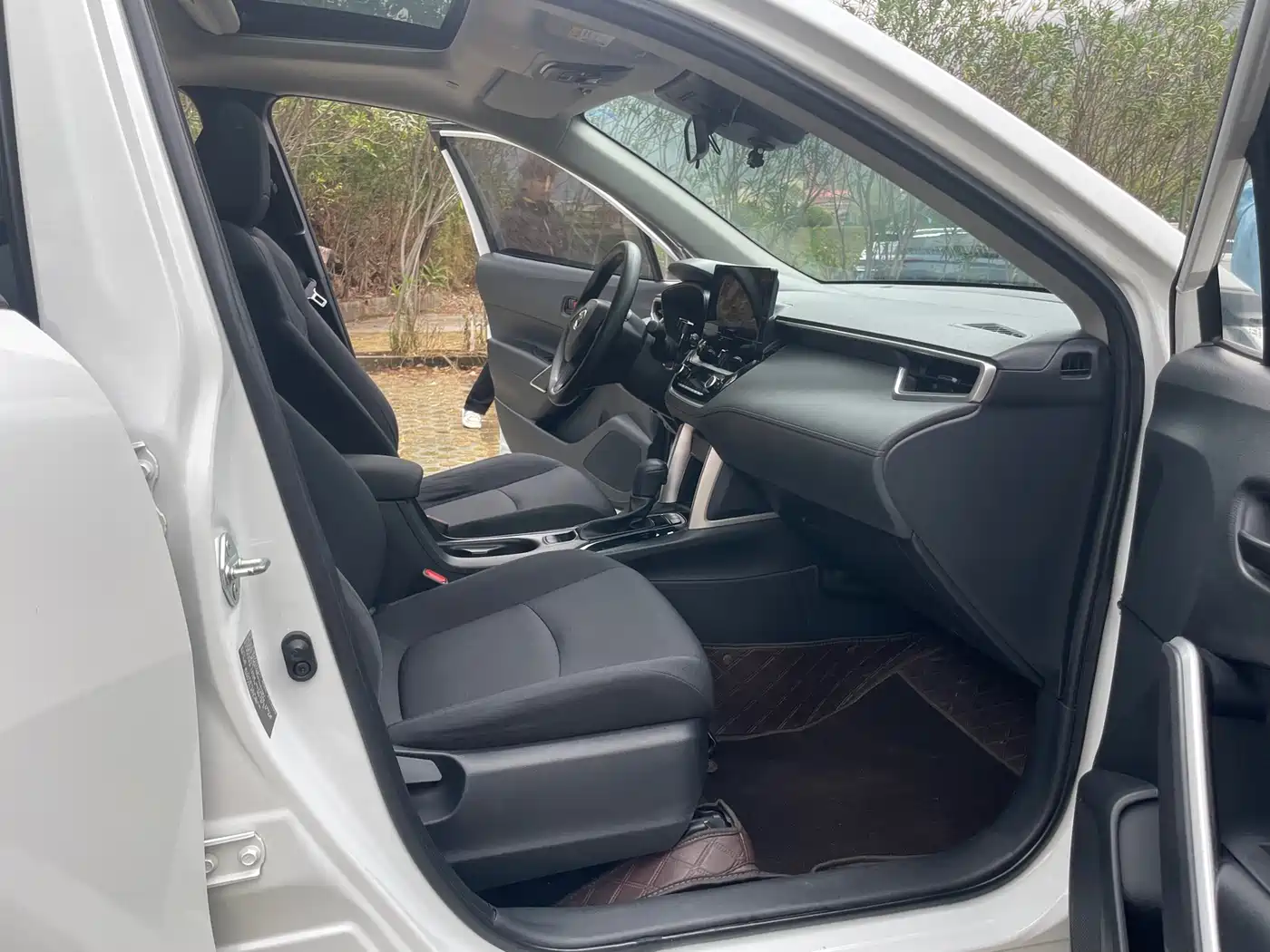Toyota Corolla Cross 2023 2.0L Luxury Edition фото 9