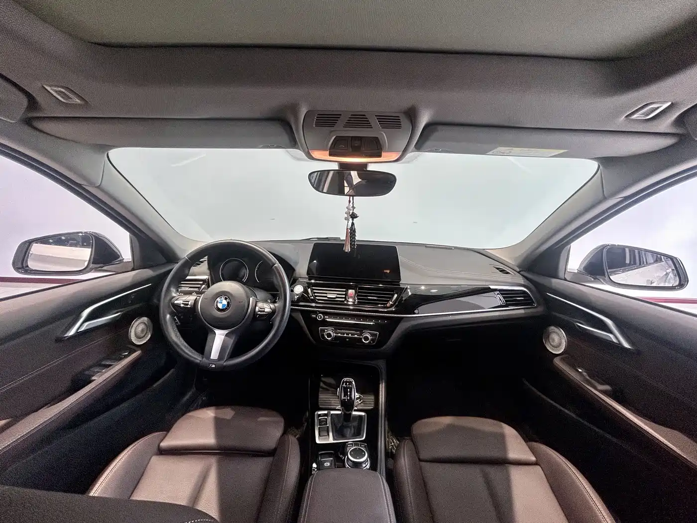 BMW 1 Series 2021 120i M Sport Shadow Edition фото 9