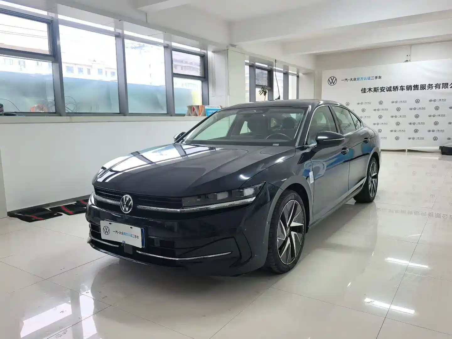 Фото 1 - Volkswagen Magotan