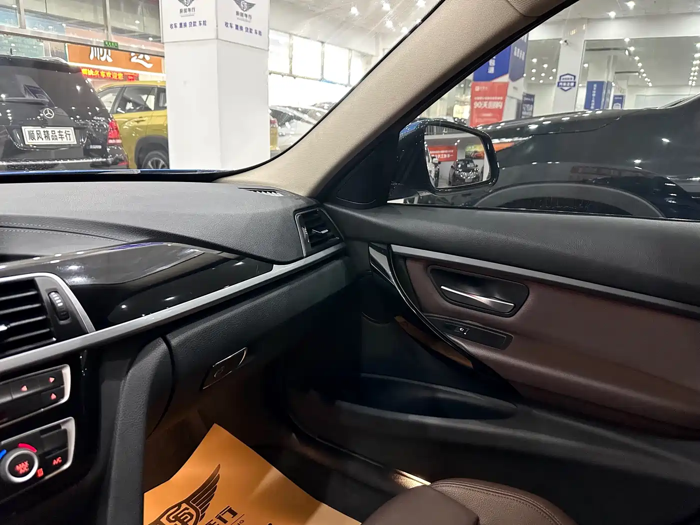 BMW 3 Series 2019 320Li M Sport Package фото 33