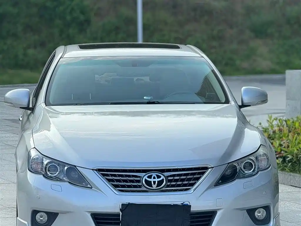Toyota Reiz 2010 2.5V Style Elite Edition фото 3