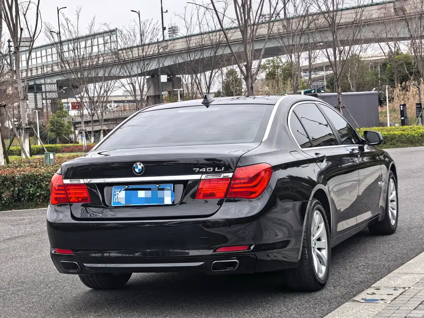BMW 7 Series 2009 740Li Premium фото 6
