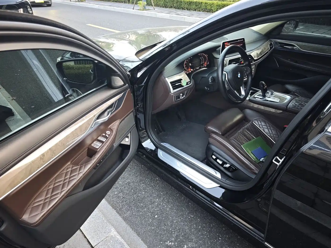 Фото 4 - BMW 7 Series