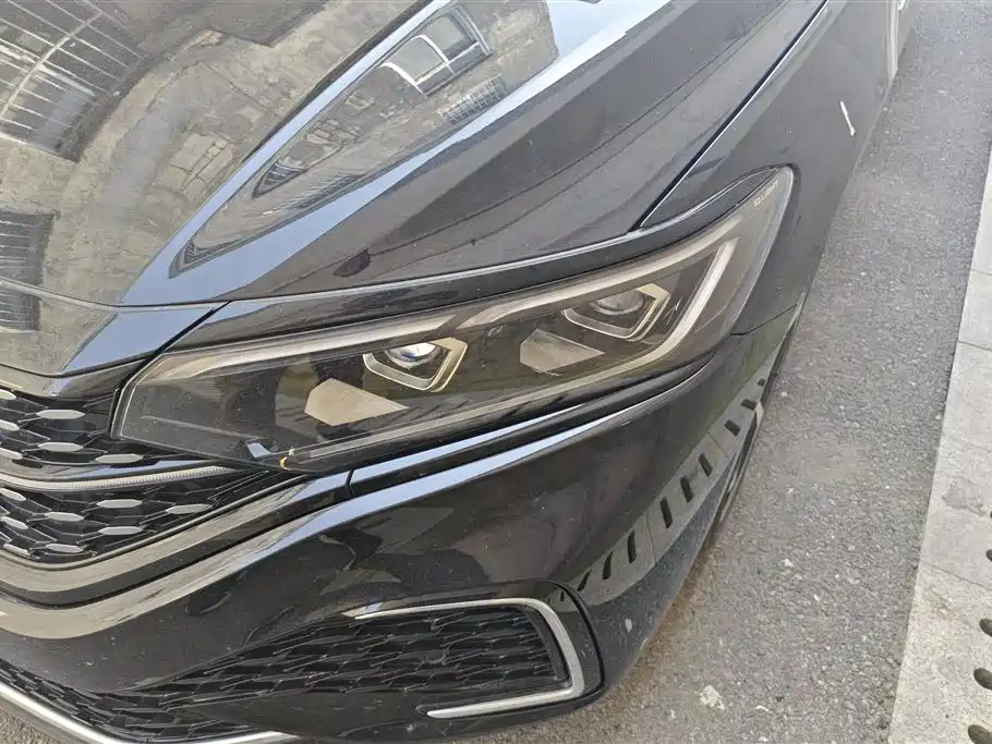 Volkswagen Passat 2024 380TSI Starlight Dragon Glory Edition фото 5