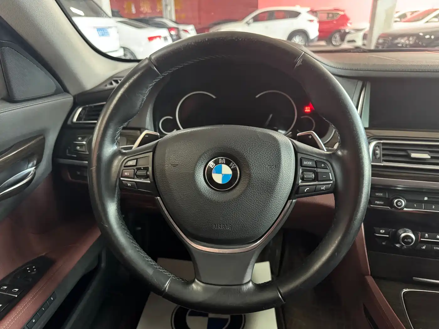 BMW 7 Series 2013 Model 740Li Leading фото 21