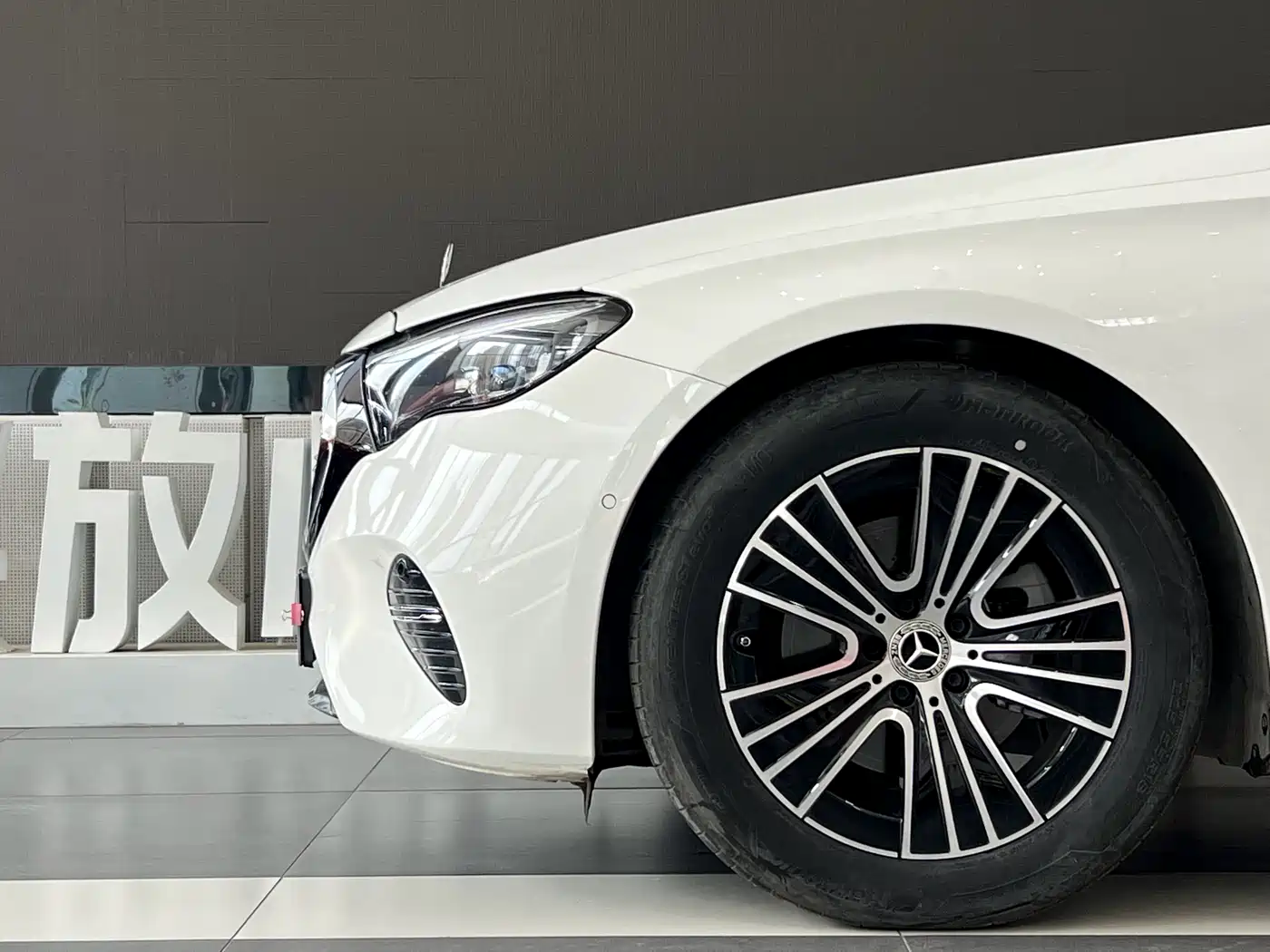 Mercedes-Benz E-Class 2024 Model E 260 L фото 4