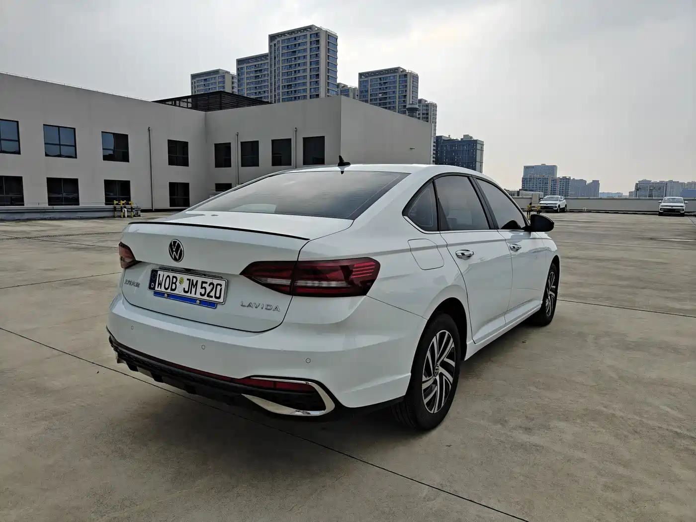 Volkswagen Lavida 2024 Model 300TSI DSG Starlight Leading Edition фото 5