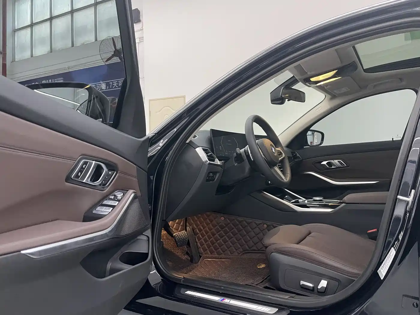 BMW 3 Series 2023 320Li M Sport Package фото 16