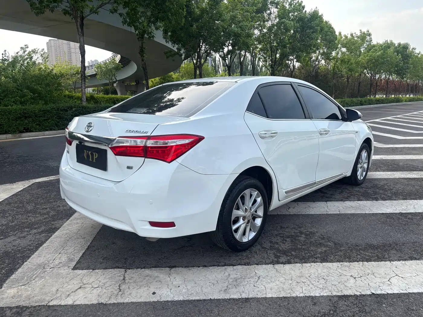 Toyota Corolla 2014 1.6L CVT GL-i Leather Edition фото 9