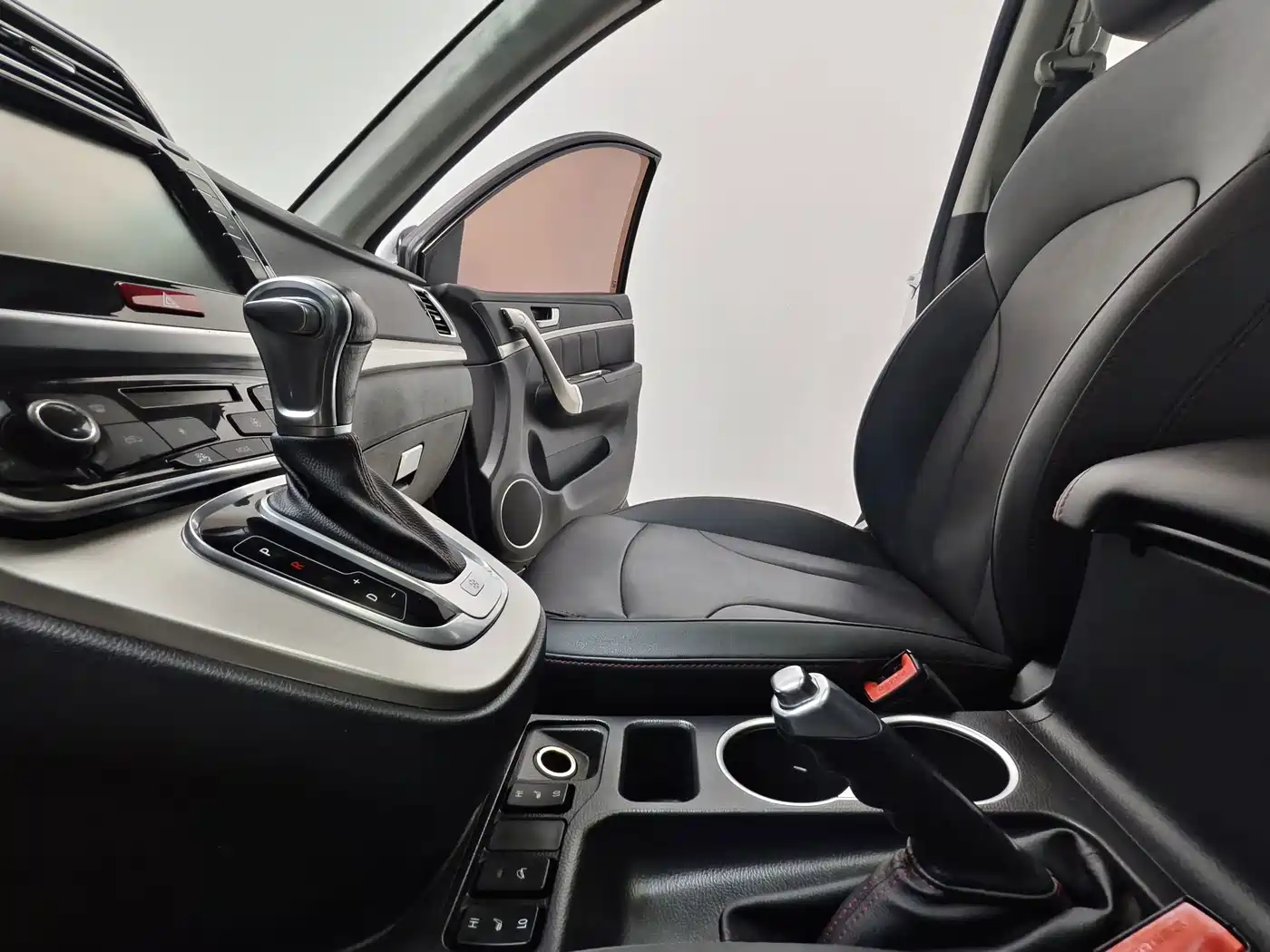 Photo 12 - Haval H6