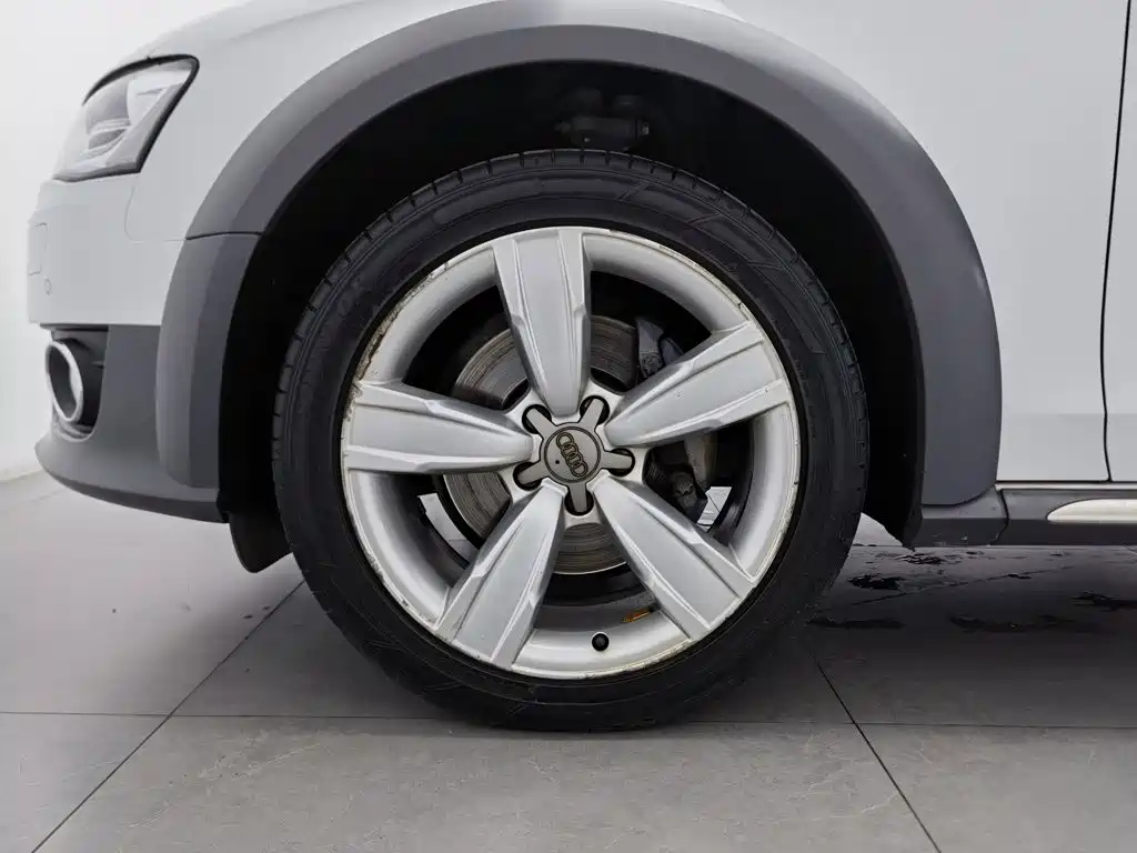 Audi A4 (Import) 2015 2014 40 TFSI allroad quattro plus