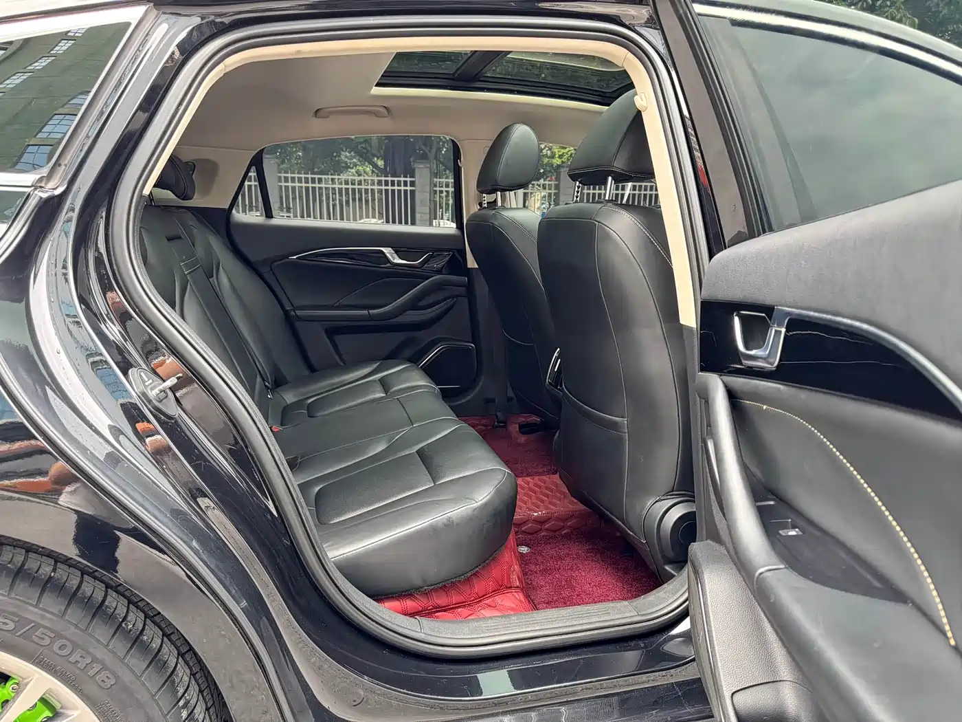 Фото 9 - Besturn B70
