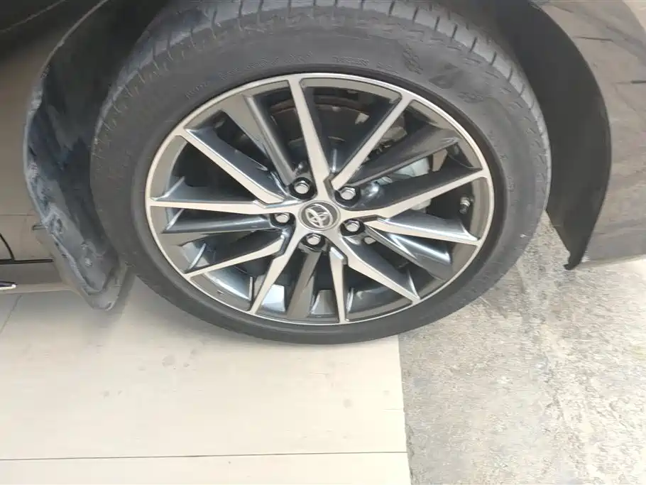 Toyota Camry 2023 2.5G Luxury Edition фото 6