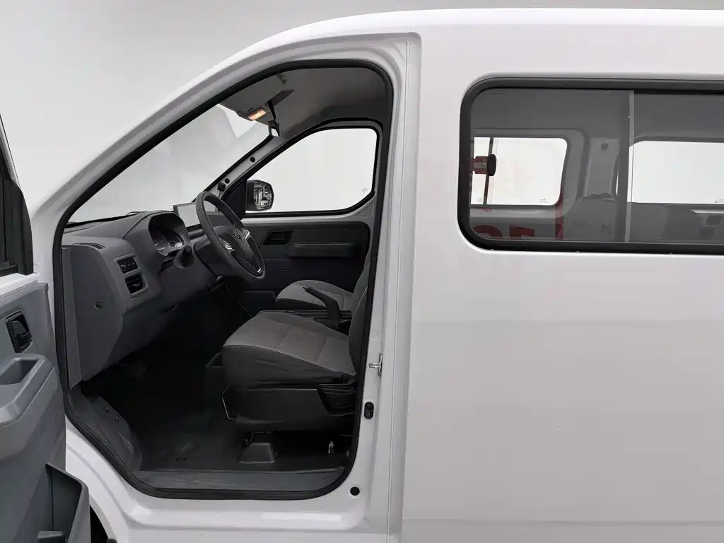 Wuling Motors Wuling Yangguang 2025 2024 300KM Comfort Bus Version 75kW