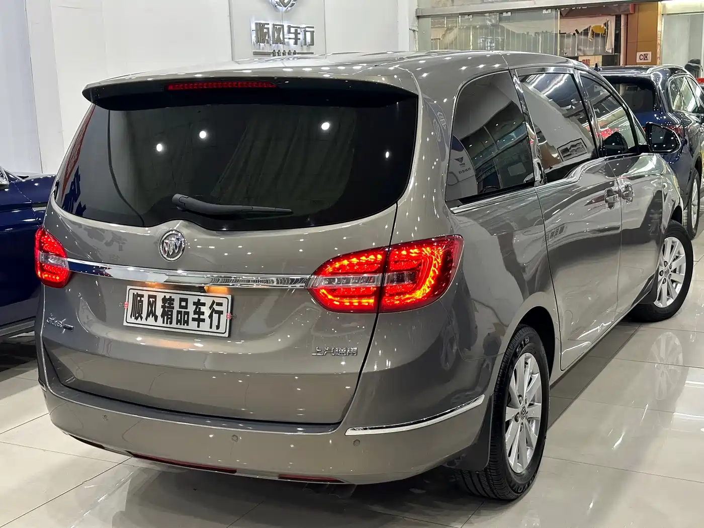 Buick GL8 2018 28T Comfort China VI фото 31