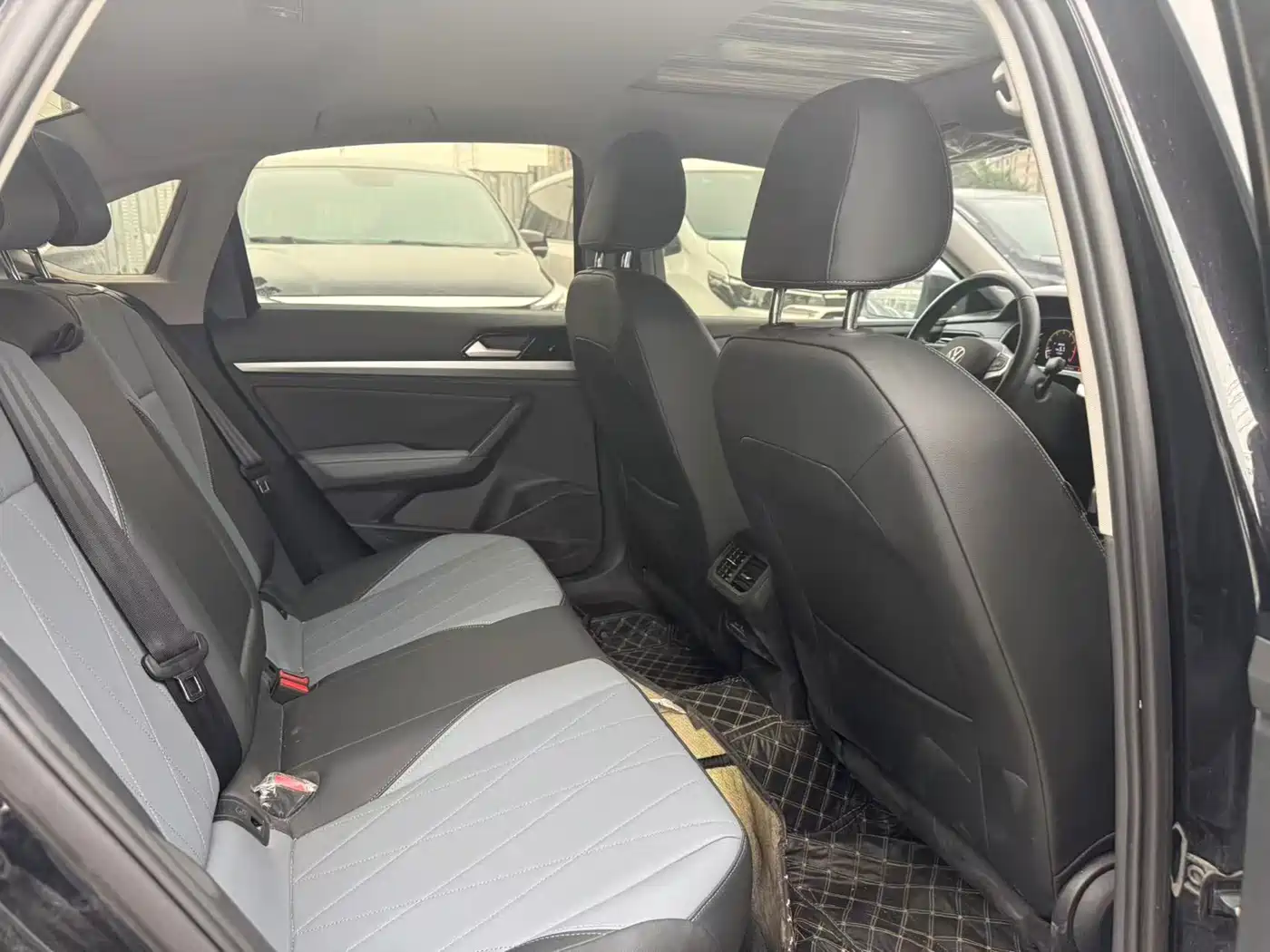 Volkswagen Lavida 2024 Model 1.5L Automatic Starlight 5 Million Edition фото 8