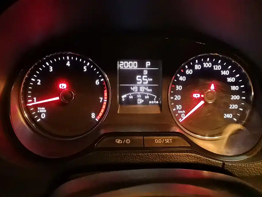 Volkswagen Polo 2016 1.6L Automatic Comfort фото 14