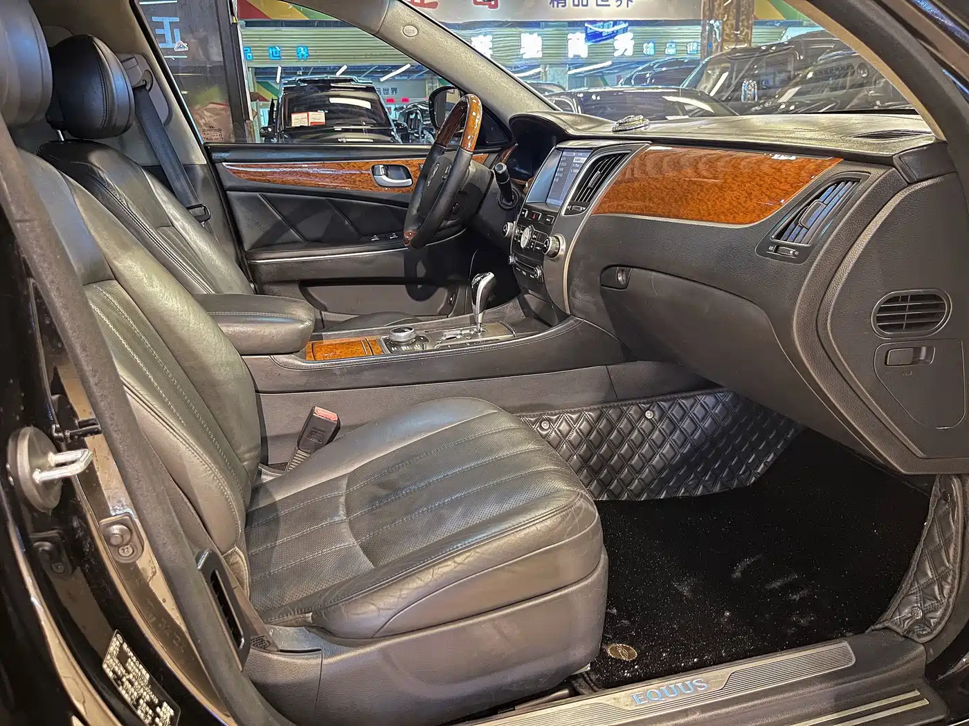Hyundai Equus 2012 Model 3.8 GDi Extended Premium Edition фото 17