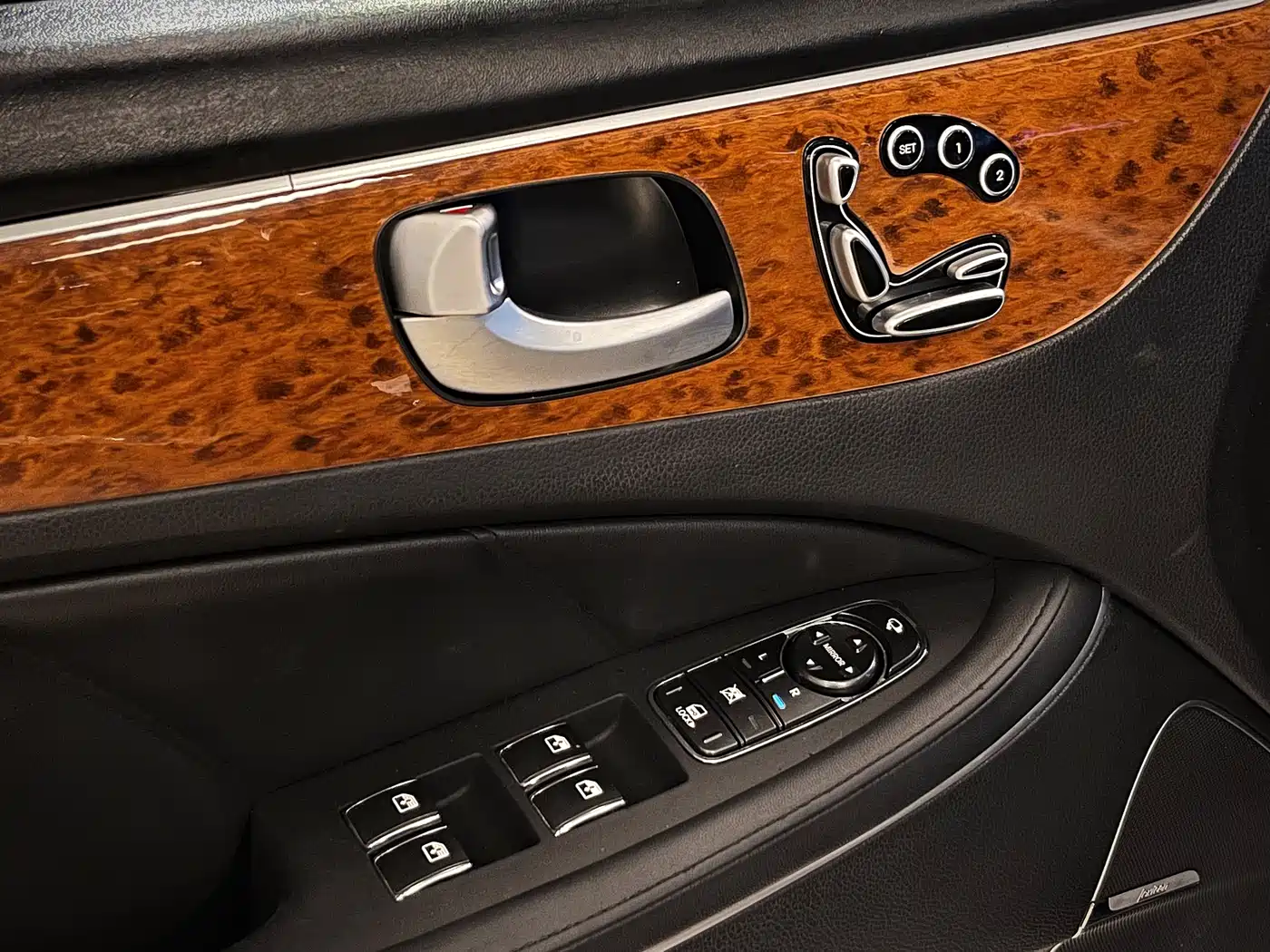 Hyundai Equus 2012 Model 3.8 GDi Extended Premium Edition фото 26