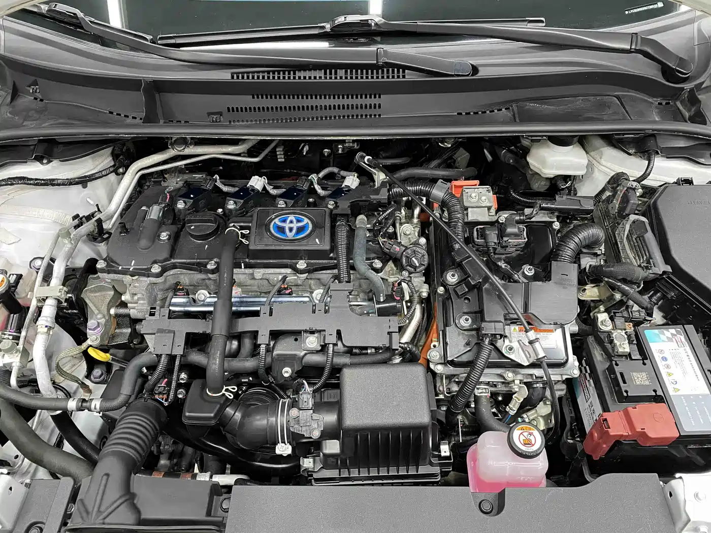 Toyota Levin 2023 Smart Hybrid 1.8L Luxury фото 17