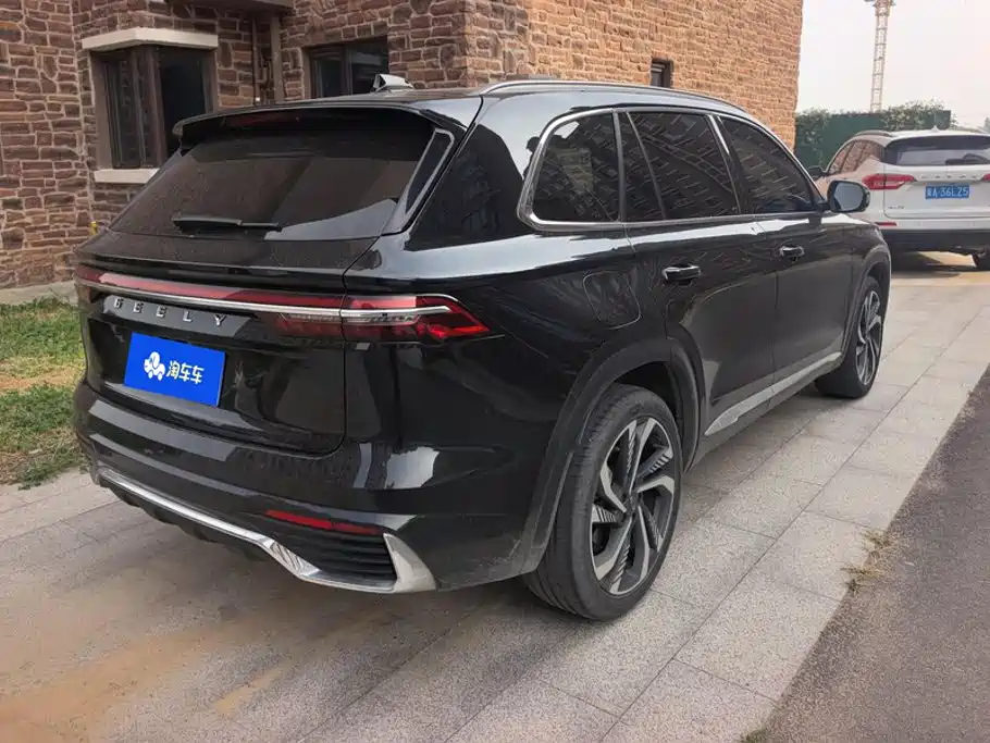Фото 3 - Geely Monjaro